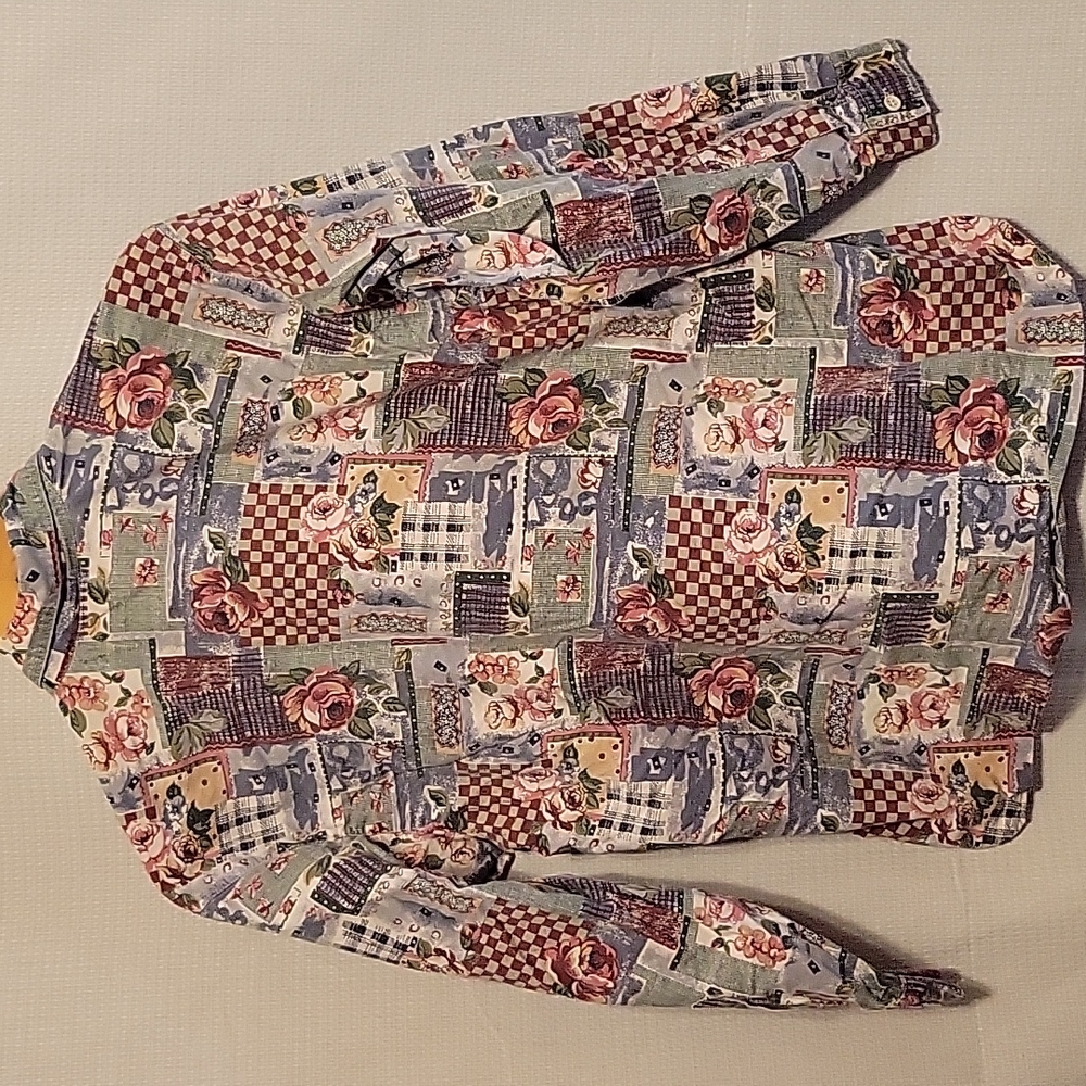 Capacity Floral Button Down Shirt - Picture 3 of 3